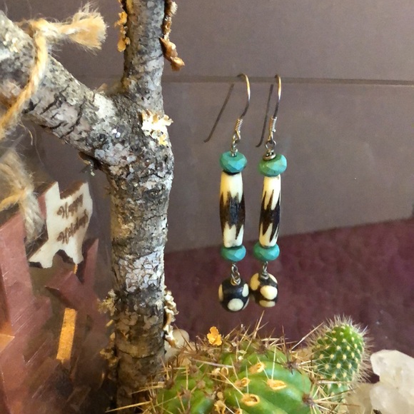 Vintage Handmade Earrings - Picture 2 of 9